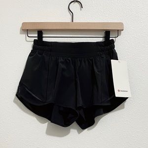 NWT Lululemon Hotty Hot LR Short 2.5” Lined Black
